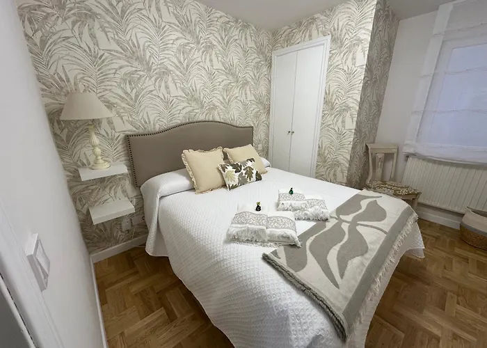 A Un Paso De La Catedral Daire *